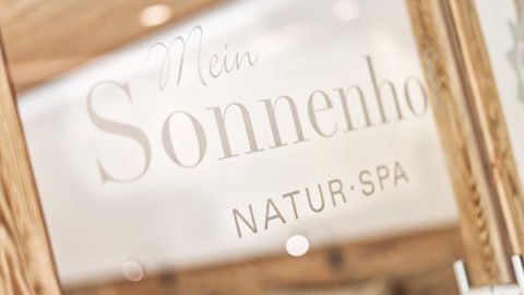 Eingang zum Sonnenhof Natur-Spa