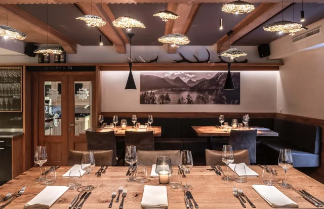 Elegantes Restaurant mit stilvoller Einrichtung