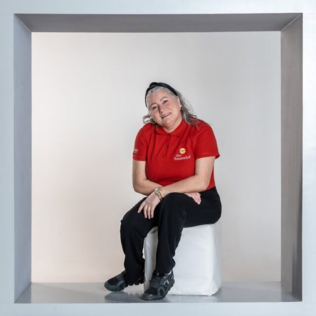 Emina, ein wertvolles Mitglied des Teams